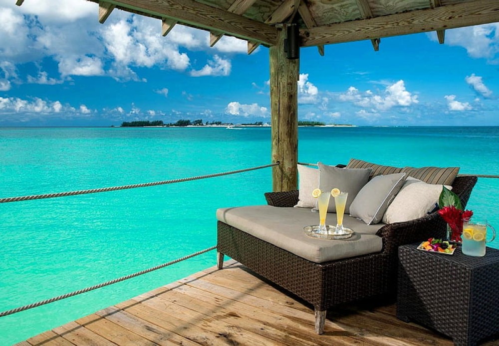 Paradise Unleashed: Cocles Beach Invites Beachgoers to Embrace the Laid-Back Vibe of Sun, Sand, and Sea