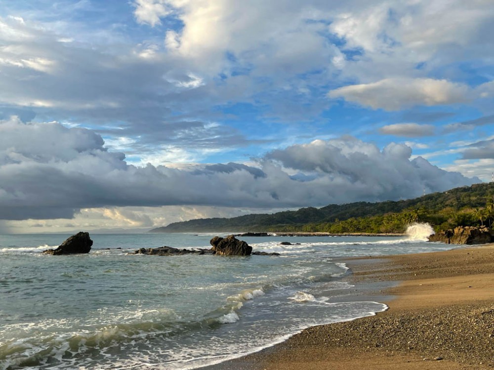Unveiling the Rugged Beauty of Mal Pais Beach in Costa Rica