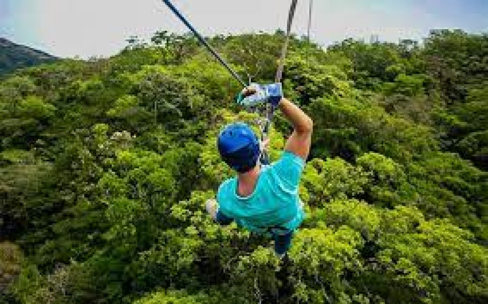 Thrilling Adventures Await in Costa Rica: Canopy Tours & Zip-lining!