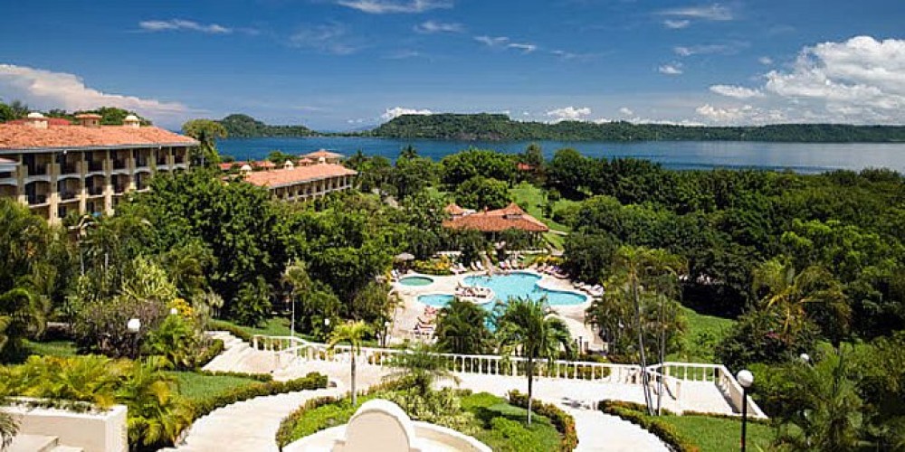 Discover the allure of Papagayo Peninsula, a premier luxury resort destination nestled along the magnificent coastlines of Costa Rica